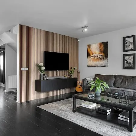 Entire House In A Quite Area Casa vacanze *