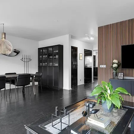 Entire House In A Quite Area