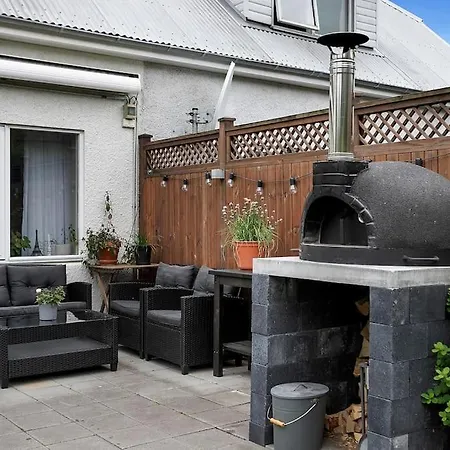 Entire House In A Quite Area *